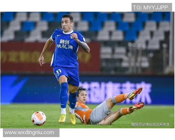 武汉篮球队在全国锦标赛中以78分稳居积分榜首位，展现强劲实力